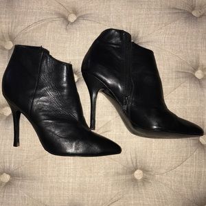 (Steve Madden) Black Booties Size 9